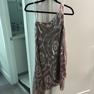 Chic One-Shoulder Dress with Metallic Swirl Pattern